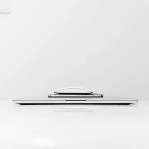 Laptop - Image 2